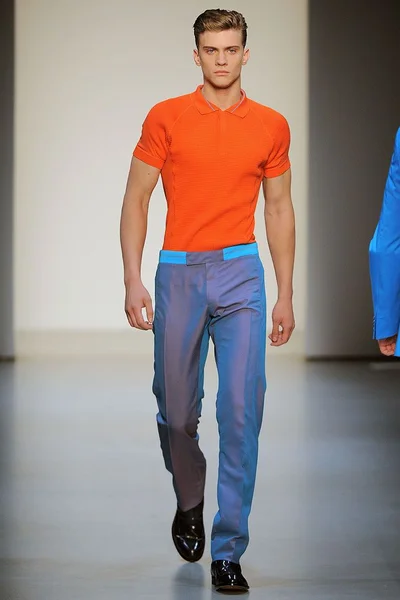 Look 34